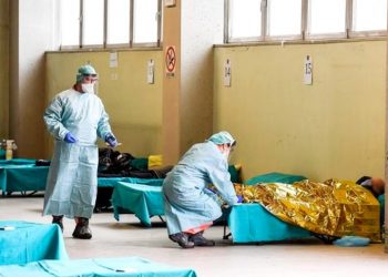 Συγκλονίζει Έλληνας γιατρός στην Ιταλία: Σε δευτερόλεπτα αποφασίζουμε ποιος θα ζήσει και ποιος θα πεθάνει