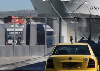 Αστυνομικοί έσωσαν ταξιτζή που προσπάθησε να αυτοκτονήσει