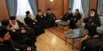 Alldaynews.gr Ιερά Σύνοδος για κοροναϊό: Δεν μεταδίδεται με τη Θεία Κοινωνία