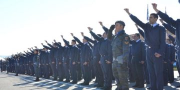 Alldaynews.gr Δεκάδες σμηνίτες εξετάζονται ως ύποπτα κρούσματα κορωνοϊού