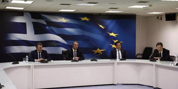 Alldaynews.gr Δείτε ΕΔΩ όλα τα οικονομικά μέτρα για τον κορονοϊό – Όσοι ενταχθούν σε αυτά δεν μπορούν να κάνουν απολύσεις!