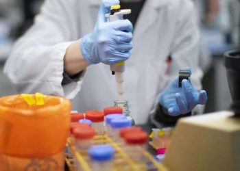 Κορωνοϊός: Πράκτορες της Μοσάντ εξασφάλισαν με… μυστική επιχείρηση 100.000 τεστ για το Ισραήλ