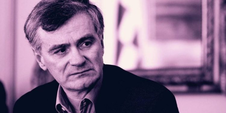 Σωτήρης Τσιόδρας: Είναι αλήθεια ένας αλλιώτικος ήρωας στα χρόνια του κορονοϊού;