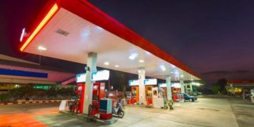 Πρόστιμα στα πρατήρια που πουλάνε ακριβά ενώ οι διεθνείς τιμές του πετρελαίου πέφτουν