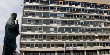 Alldaynews.gr Καθηγητής καταγγέλλει προπηλακισμούς από φοιτητές – “Με κράτησαν “όμηρο” στο αυτοκίνητο”