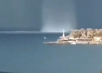 Υδροσίφωνας στο λιμάνι της Αγ. Μαρίνας -Εντυπωσιακό βίντεο