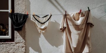 Έβγαλε ανακοίνωση για το εσώρουχο που βρήκε και οι γείτονες του ζητάνε φωτογραφία (pic)