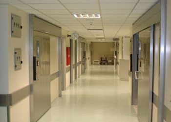 Κραυγή αγωνίας από την κα. Χατζηγιάννη: «Της είπαν ότι πέθανε το παιδί της λίγο μετά την γέννα – 16 χρόνια αργότερα ήρθε χαρτί από τον στρατό»