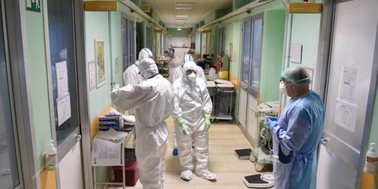 Alldaynews.gr Κορωνοϊός: 1135, η νέα τηλεφωνική γραμμή από τον ΕΟΔΥ για όλες τις πληροφορίες
