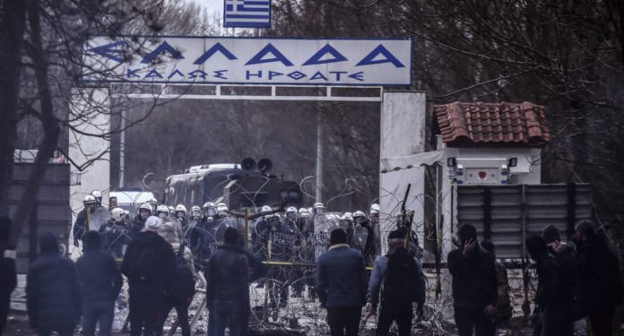 Alldaynews.gr Έβρος. ΤΩΡΑ: Πήραν τα όπλα οι κάτοικοι. Λεβέντες Ακρίτες αποτρέπουν την εισβολή παράνομων μεταναστών