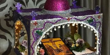 Alldaynews.gr Λάρισα: Οικογένεια έφτιαξε τον δικό της Επιτάφιο και τον δώρισε στην εκκλησία (video)