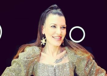 Η Θεσσαλονικιά που τα έβαλε με την Αστυνομία για την κλειστή παραλία εξηγεί: Το έκανα για το παιδί μου!