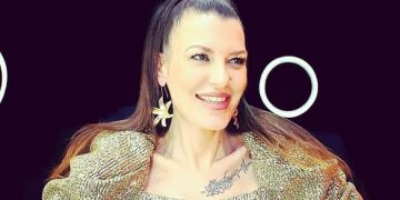 Alldaynews.gr Η Θεσσαλονικιά που τα έβαλε με την Αστυνομία για την κλειστή παραλία εξηγεί: Το έκανα για το παιδί μου!