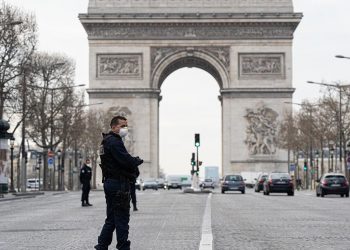 gallia-Γαλία-Γαλλία-europe_france_coronavirus_police