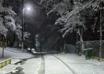 Έντονη χιονόπτωση στη Θεσσαλονίκη – Προβλήματα και κλειστοί δρόμοι λόγω της κακοκαιρίας (pics, video)