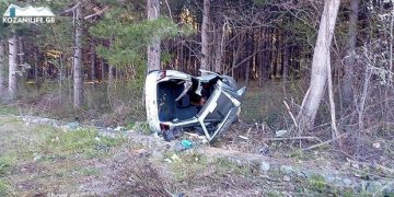 Alldaynews.gr ΠΡΙΝ ΑΠΟ ΛΙΓΟ: ΙΧ παρέσυρε κολόνα της ΔΕΗ (pics, video)