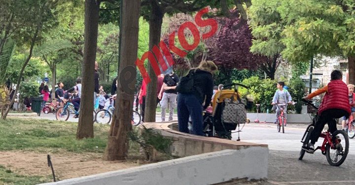 Alldaynews.gr Κολωνός: Το “Μένουμε Σπίτι” έγινε… “Πάμε Πλατεία” – ΦΩΤΟ αναγνώστη