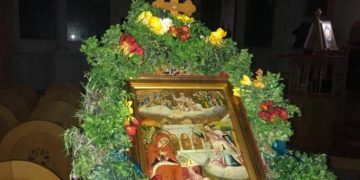 Κορωνοϊός-Κρήτη: «Έζωσαν» με σχοινιά τον Άγιο Μηνά για να ξορκίσουν την πανδημία (pic, vid)