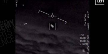 Alldaynews.gr Έγινε και αυτό! Το αμερικανικό Πεντάγωνο δημοσίευσε βίντεο που κατέγραψαν «UFO»