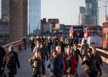 Έλληνας δημοσιογράφος (κάτοικος Αγγλίας): «Χαλαρός ο κόσμος στο Λονδίνο – Θα γίνει Νο1 τουριστικός προορισμός η Ελλάδα μετά την καραντίνα»