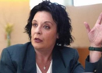 Alldaynews.gr Η Κανέλλη καταγγέλλει ψευδοφιλανθρωπία και χυδαιότητα- «Κρεμάστε με στα μανταλάκια σας. Είμαι ρούχο καθαρό»