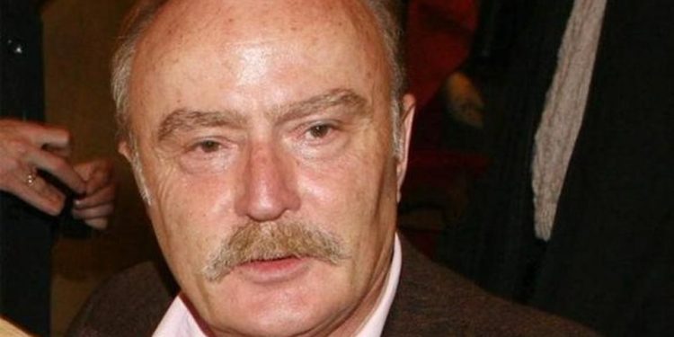 Alldaynews.gr Ξέσπασμα κατά Ντίνου Καρύδη! «Δεν μπορεί να βγαίνει και να γράφει “πεινάω, βοηθήστε με”»