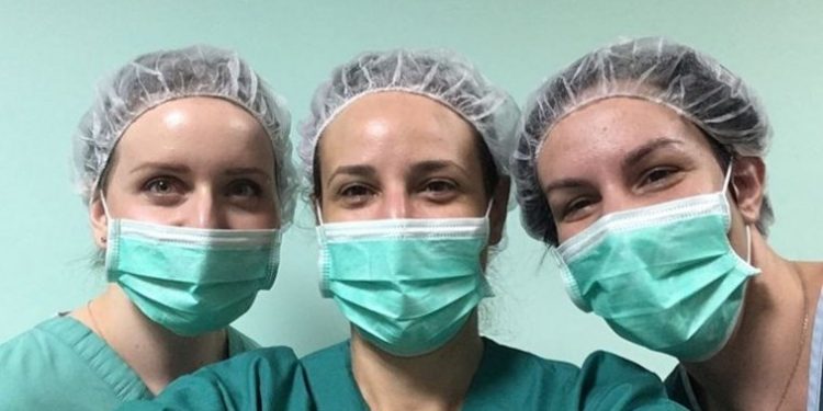 Alldaynews.gr Η νοσηλεύτρια Μαρία Μπουραζάνη γράφει: “Μέχρι χθές ήμασταν οι τελευταίες και σήμερα…”