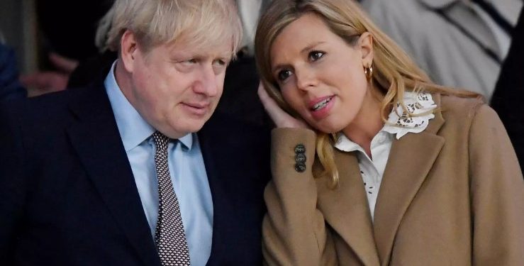 Τραγικές στιγμές για την έγκυο σύντροφο του Μπόρις Τζόνσον! Οι αποφάσεις που δεν θέλει να πάρει