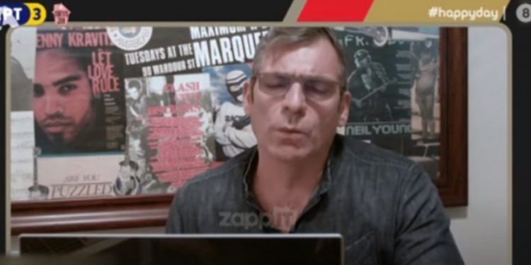 Alldaynews.gr Απίθανο περιστατικό στην κηδεία του πατέρα του Γιάννη Σερβετά