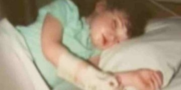 Alldaynews.gr Πήραν την ετοιμοθάνατη κορούλα τους σπίτι για να πεθάνει κοντά τους – Αυτό που συνέβη μετά από λίγο ανατριχιάζει