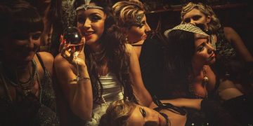 Σάλος! Πριβέ όργια σε βίλες στην Ελλάδα εν μέσω πανδημίας[video]