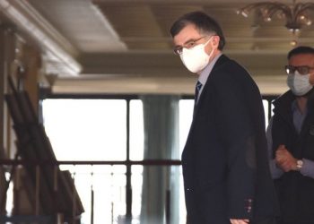 Κορωνοϊός: Στο γηροκομείο της Νέας Μάκρης ο Σωτήρης Τσιόδρας[photos]