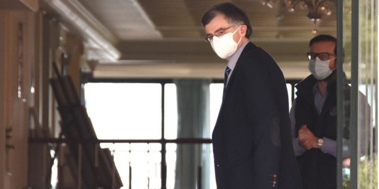 Κορωνοϊός: Στο γηροκομείο της Νέας Μάκρης ο Σωτήρης Τσιόδρας[photos]