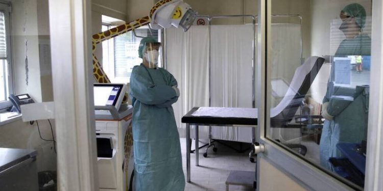 Συγκλονιστική μαρτυρία νοσοκόμας του «Ευαγγελισμού» που ισχυρίζεται ότι μίλησε με τον Άγιο Ραφαήλ