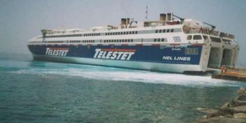 Τίτλοι τέλους για τον σίφουνα: Το πιο γρήγορο πλοίο στην Ελλάδα βουλιάζει[photos]