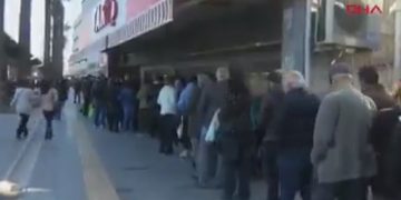 Κορωνοϊός – Τουρκία: Ουρές για… θαυματουργή κολόνια που «θεραπεύει» τον ιό![video]