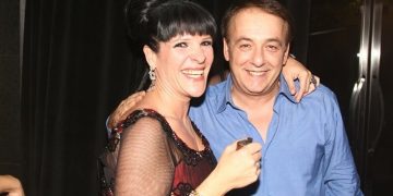 Alldaynews.gr Ήμαστε από πάνω του εγώ, ο γιος του και η κοπέλα του-Η εξομολόγηση της Σοφίας Βόσσου για τον Ανδρέα Μικρούτσικο