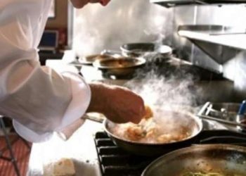 Γνωστός  27χρονος Σεφ ξυλοκόπησε και ποδοπάτησε άγρια τη σύζυγό του