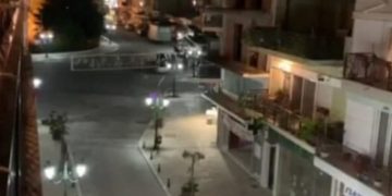 Κορωνοϊός-Θεσσαλονίκη: Μετέτρεψαν σε… εκκλησία ολόκληρη γειτονιά[video]