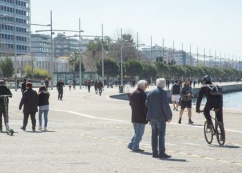 Παλιά τα πλάνα απο την παραλία Θεσσαλονίκης! Καταγγελία ακροατή: Με εμφάνισαν σε πλάνα και εγώ ήμουν.. (video)