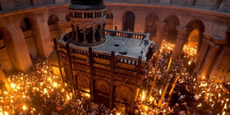 «Λουκέτο» στον Πανάγιο Τάφο ύστερα από 671 χρόνια-Τι θα γίνει με το Άγιο Φως