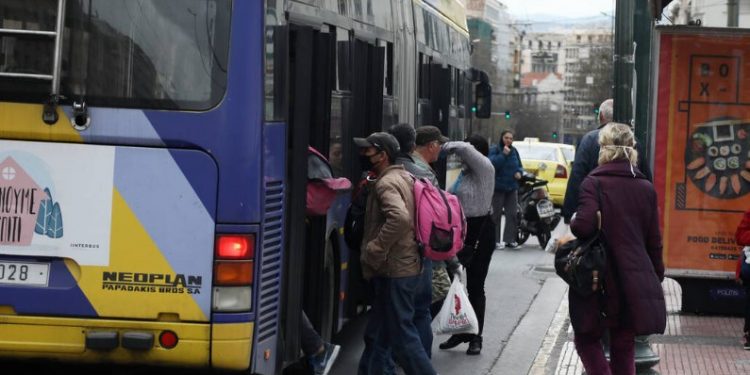 Προσοχή! Νέα μέτρα περιορισμού για ΙΧ, ταξί και ΜΜΜ