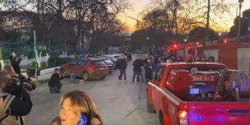 Στιγμές συγκίνησης στο ΑΧΕΠΑ: Πυροσβέστες χειροκρότησαν γιατρούς και νοσηλευτές[video]