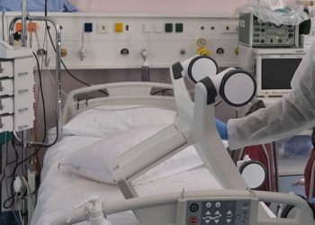 Συγκλονιστική Εικόνα απο το Ασκληπιείο Βούλας: Η στιγμή της αποσωλήνωσης ασθενή