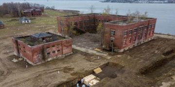 Το «νησί των νεκρών» – Αυτή είναι η νήσος Χαρτ όπου θάβονται οι σοροί του κορονοϊού[photos]