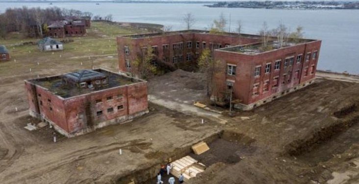 Το «νησί των νεκρών» – Αυτή είναι η νήσος Χαρτ όπου θάβονται οι σοροί του κορονοϊού[photos]