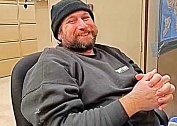 Κορονοϊός: Νεκρός στο σπίτι του ο 48χρονος Άρης Μωραϊτης