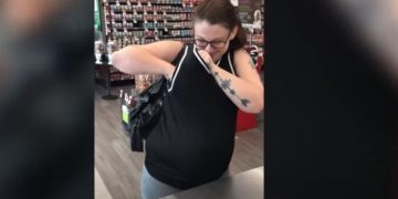 Αδιανόητο: Δεν φαντάζεστε οτι έκρυψε μέσα στο σουτιέν της![photos]