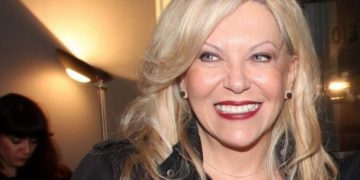 Alldaynews.gr Πως είναι σήμερα η Σεμίνα Διγενή: Φωτογραφίες με τα παιδιά της