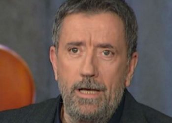 Απίστευτο περιστατικό στο «Στην υγειά μας» – Ξέσπασε σε κλάματα μπροστά στον Σπύρο Παπαδόπουλο[photo]